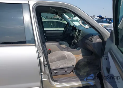 2004 Ford Explorer Xlt из США, поврежденный, VIN 1FMZU63E74ZA83204